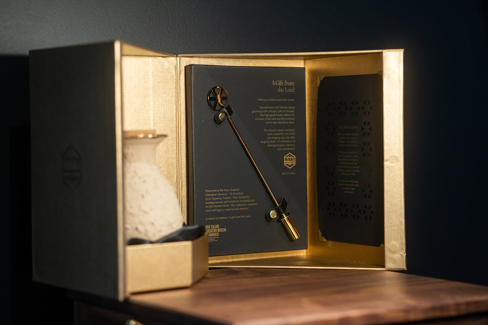 Eternal Gold Collection: Mid-Sized Prestige Vessels