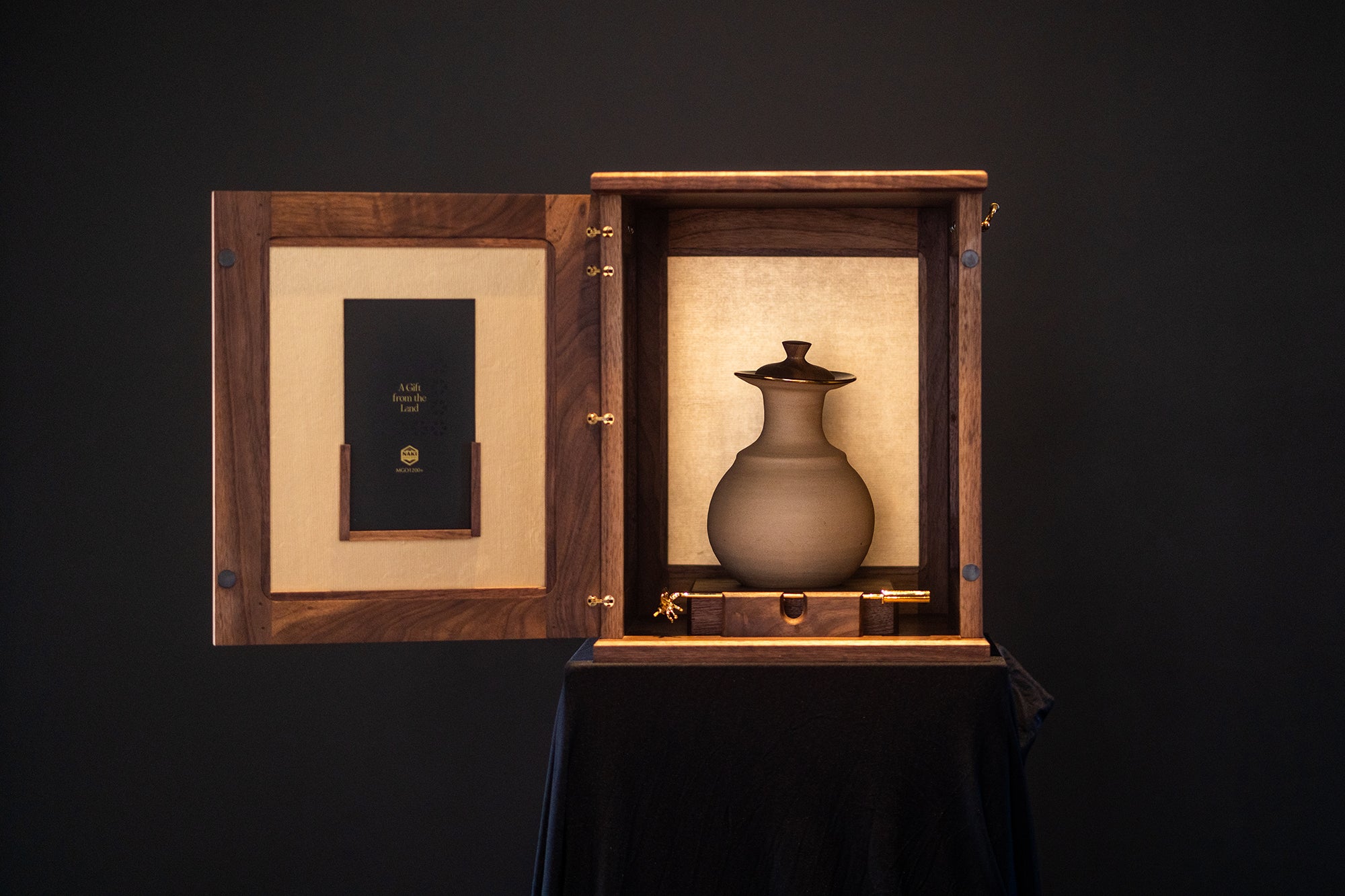 Eternal Gold Collection: Flagship Heirloom Vessel