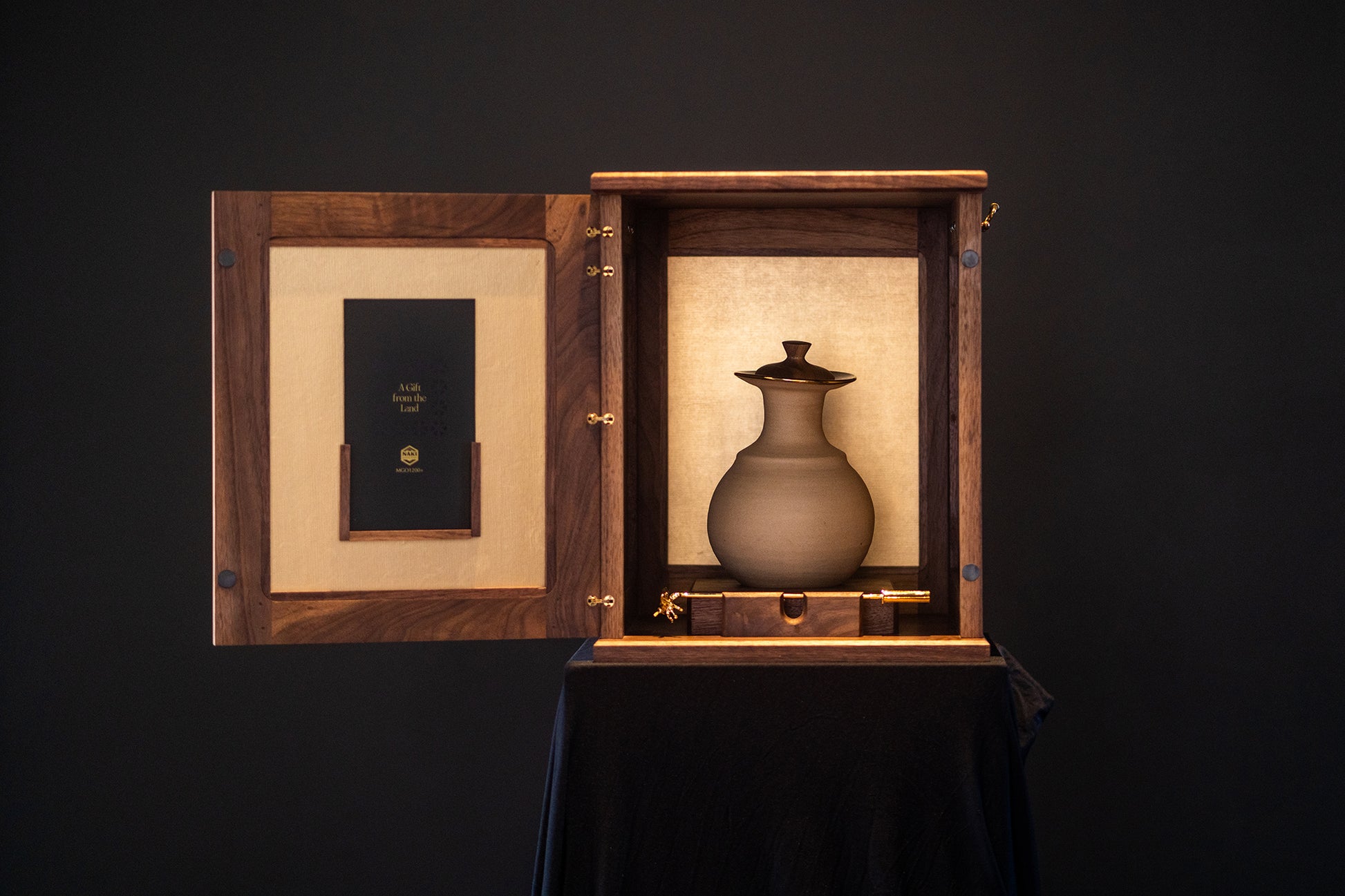 Eternal Gold Collection: Flagship Heirloom Vessel