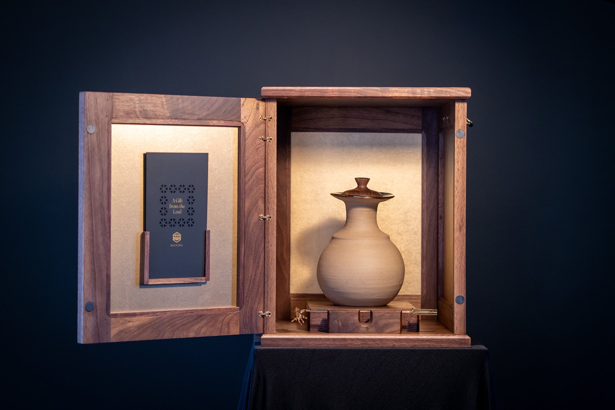 Eternal Gold Collection: Flagship Heirloom Vessel